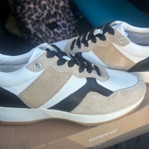 Stylish Naot Collins women’s Sneakers BRAND NEW in Black, White, and Tan